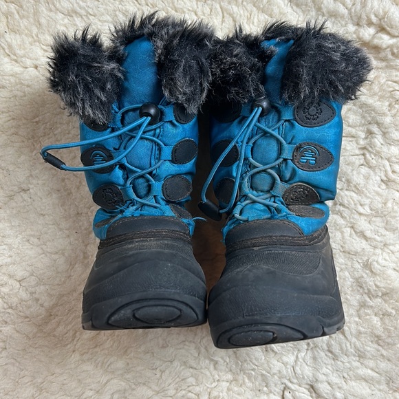Kamik snow boots with fur. Toddler size 11 - Picture 2 of 6